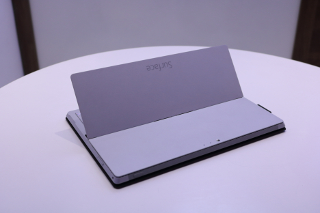 Surface Pro 3 ( i3/4GB/64GB ) + Type Cover 4
